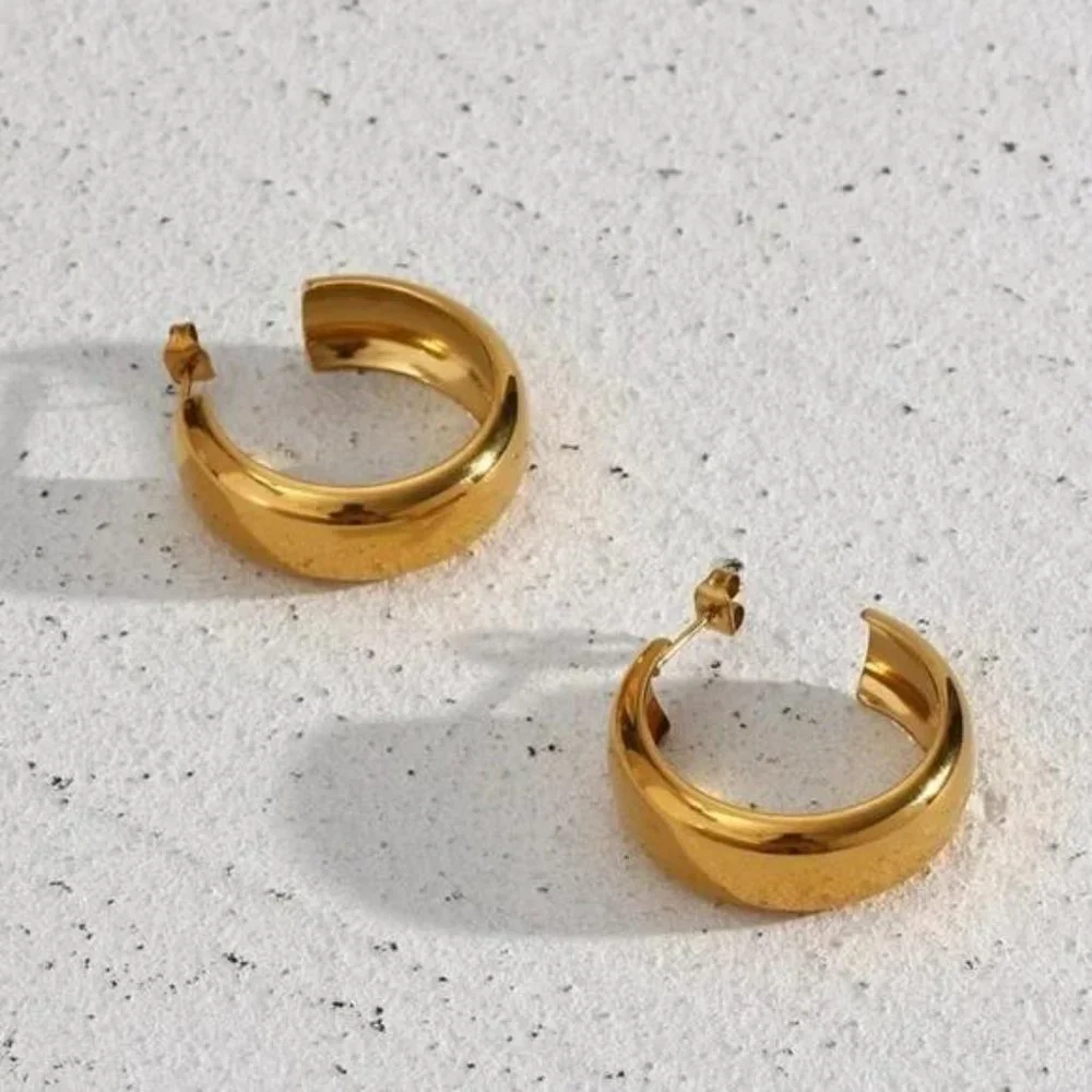 NEW 18K GOLD WIDE HOOP EARRINGS - Picture 5 of 6